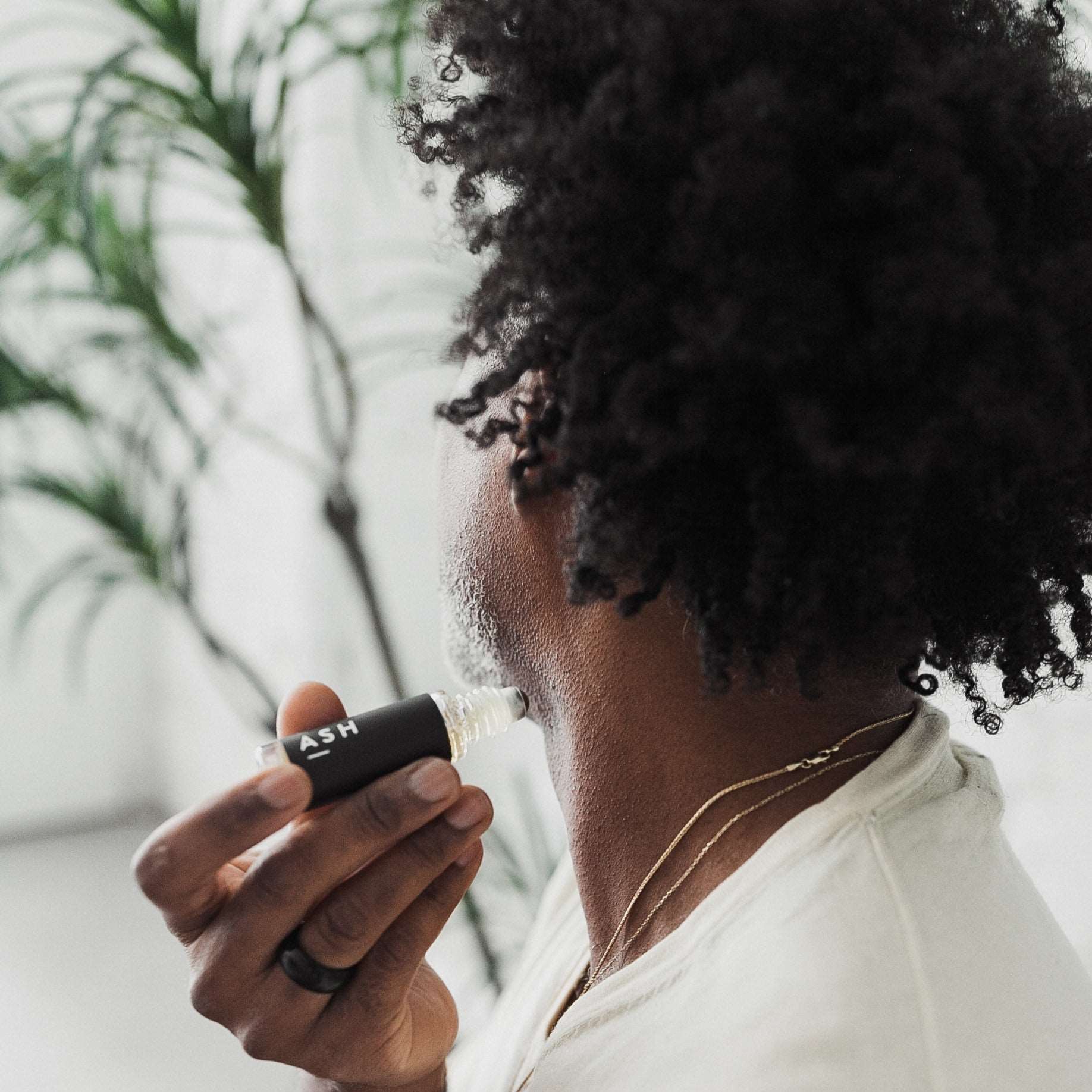 Ash Fragrance Roller